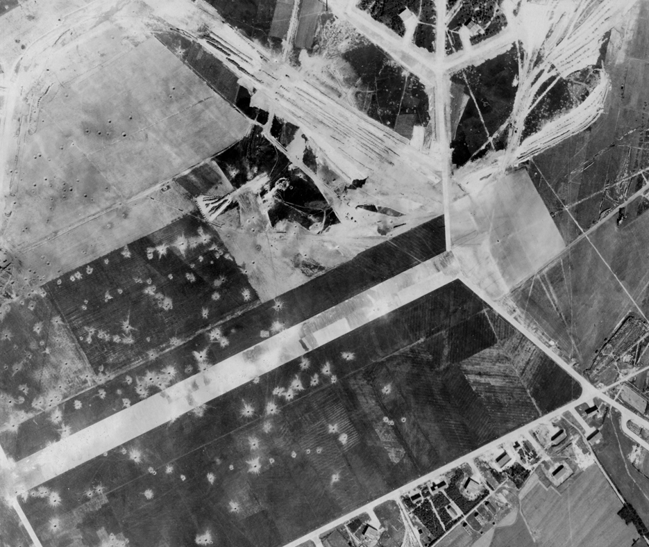 KWS OCE - Fliegerhorst Havelte (1944).jpg